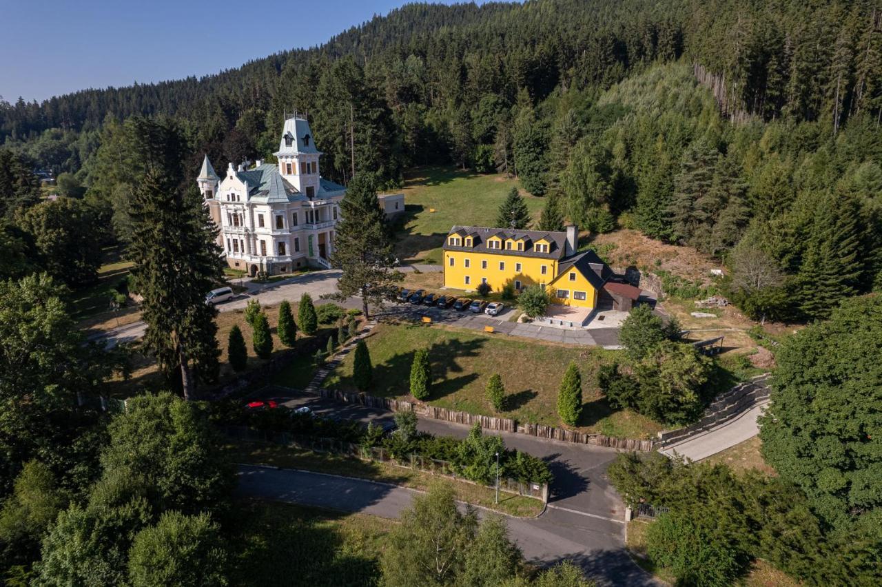 Hotel U Zámečku Cihelny Karlovy Vary Exterior foto