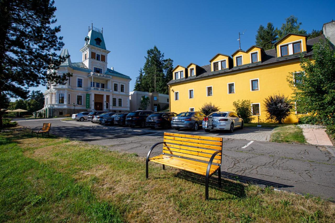 Hotel U Zámečku Cihelny Karlovy Vary Exterior foto