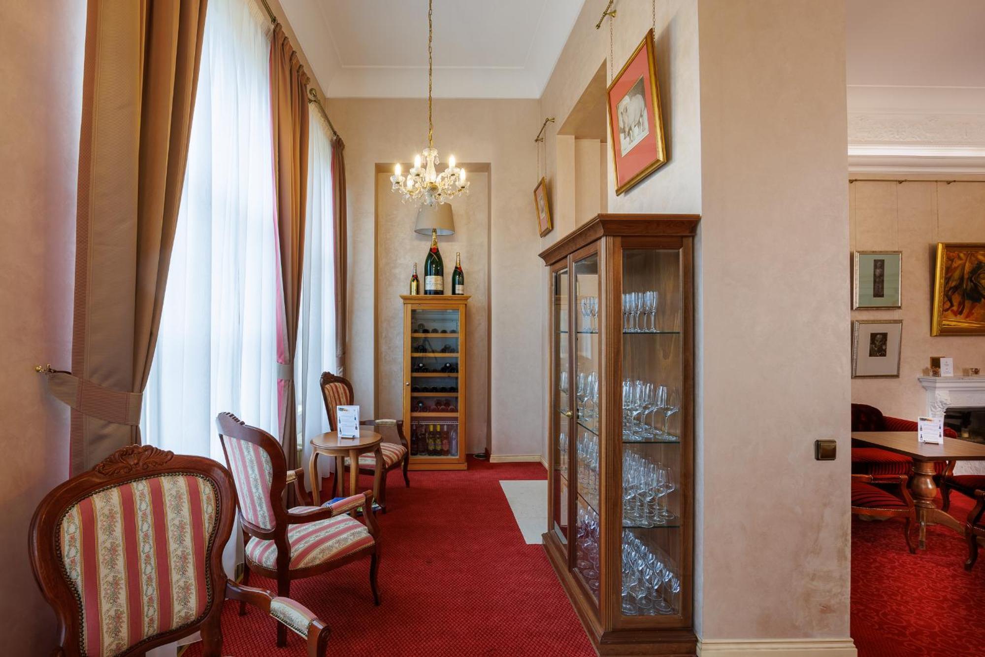 Hotel U Zámečku Cihelny Karlovy Vary Exterior foto